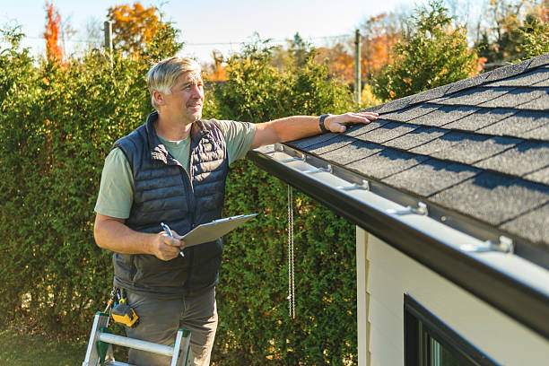 Professional Roofing technician working in Jonesville, MI